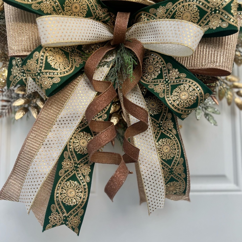 Large 30β Handmade Elegant Holy Family Green and Gold Holiday Wreath - Picture 3 of 11